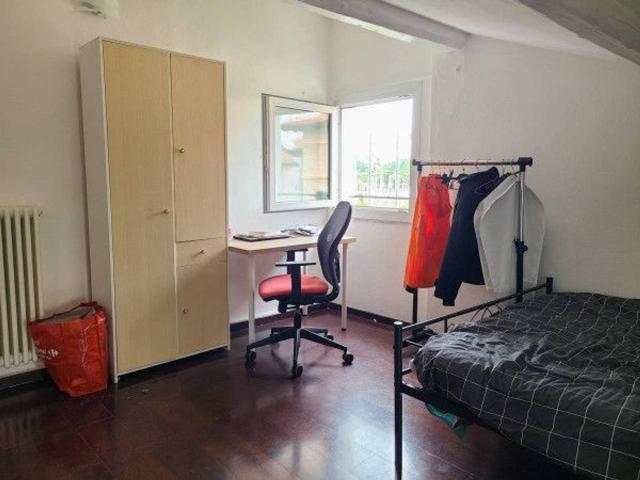 Stanza in casa indipendente in affitto a Parma
