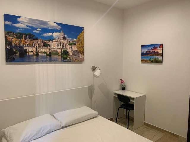 Stanza in affitto in un appartamento con 2 camere da letto a Roma