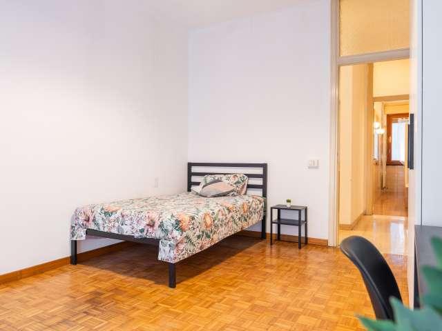 Camera in affitto in appartamento condiviso con 4 camere da letto in Umbria Molise