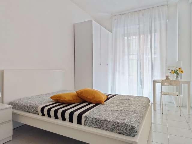Stanza in affitto in appartamento con 2 camere da letto a Barona, Milano