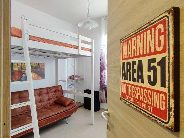 Stanza in affitto in appartamento con 2 camere da letto a Pero, Milano