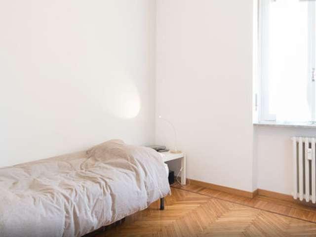 Stanza in affitto in appartamento con 2 camere da letto a Torino