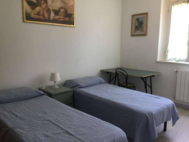 Stanza in affitto in appartamento con 2 camere da letto