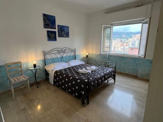 Stanza in affitto in appartamento con 3 camere a Marassi, Genova