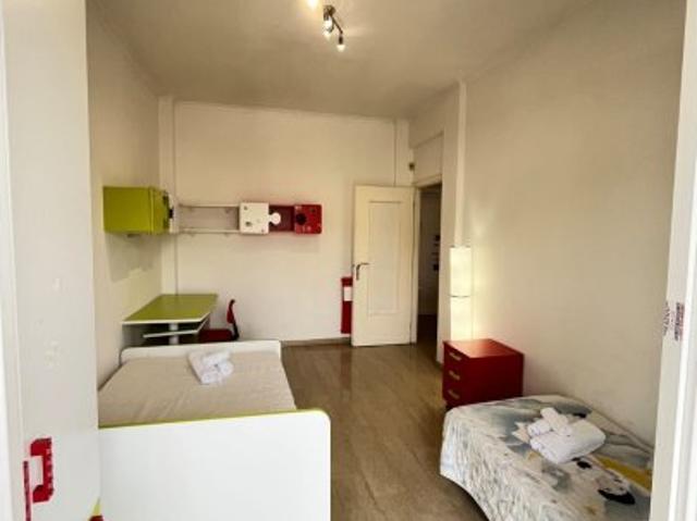 Stanza in affitto in appartamento con 3 camere a Marassi, Genova