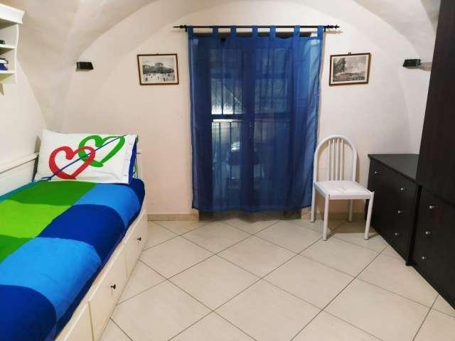 Stanza in affitto in appartamento con 3 camere da letto a Napoli, Napoli