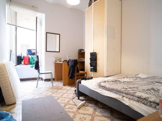 Stanza in affitto in appartamento con 3 camere da letto a San Lorenzo, Roma