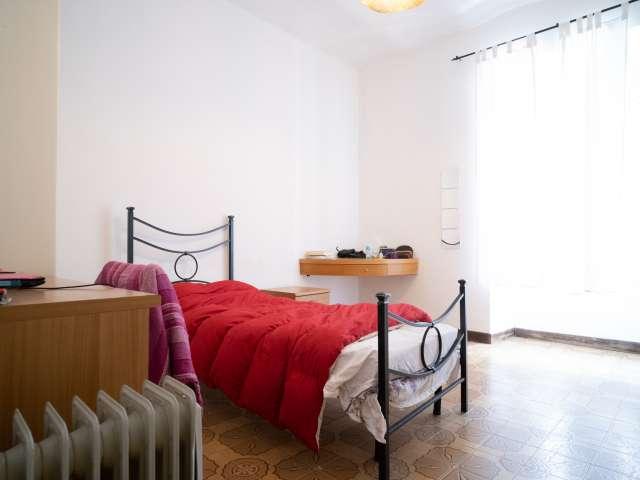Stanza in affitto in appartamento con 3 camere da letto a San Lorenzo, Roma