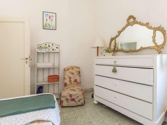 Stanza in affitto in appartamento con 3 camere da letto, S.Croce Duomo