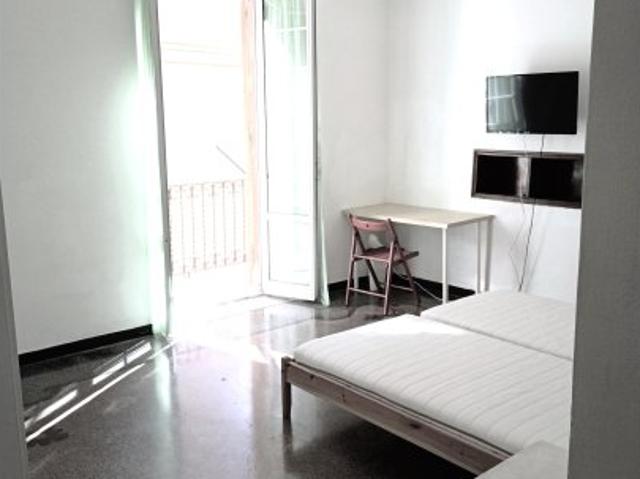 Camera in appartamento condiviso di 4 camere da letto a San Fruttuoso, Genova