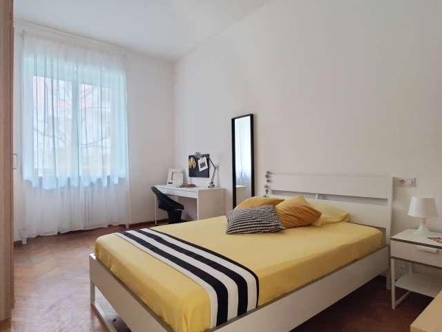 Stanza in affitto in appartamento con 4 camere da letto a Milano, Milano