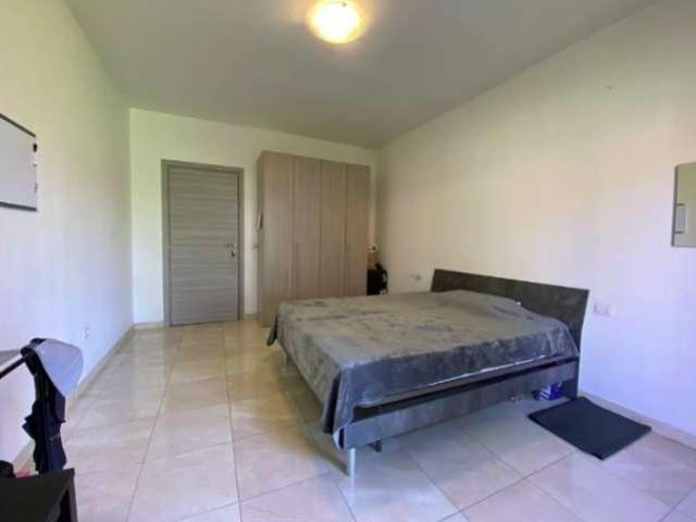 Stanza in affitto in appartamento con 4 camere da letto a Milano