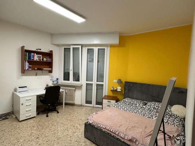 Stanza in affitto in appartamento con 4 camere da letto a Navigli, Milano