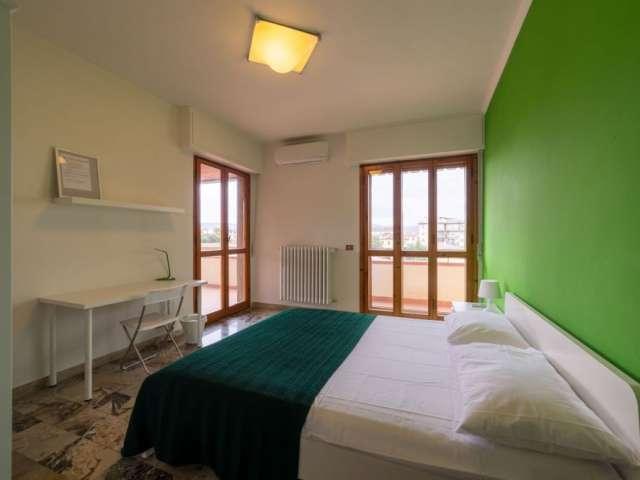 Stanza in affitto in appartamento con 5 camere da letto a Firenze