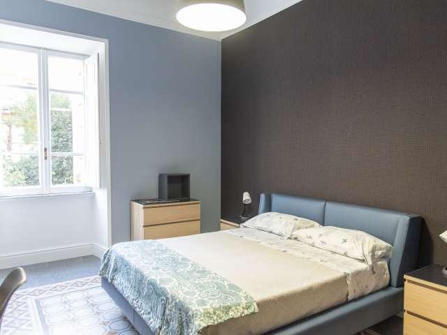 Stanza in affitto in appartamento con 5 camere da letto a Roma