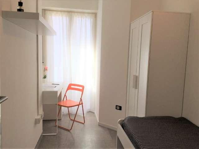 Stanza in affitto in appartamento con 5 camere da letto in centro città, Trento