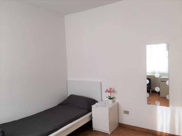 Stanza in affitto in appartamento con 5 camere da letto in centro città, Trento