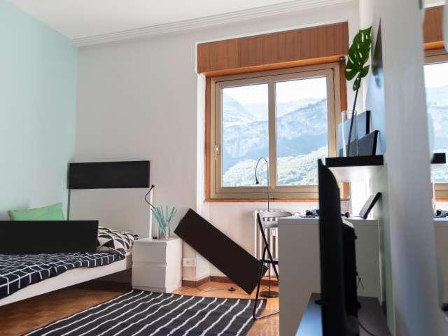 Stanza in affitto in appartamento con 5 camere da letto in centro città, Trento