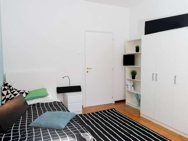 Stanza in affitto in appartamento con 5 camere da letto in centro città, Trento
