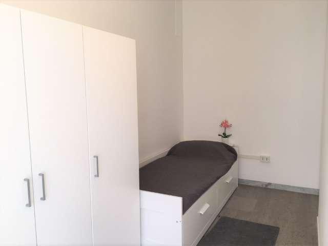 Stanza in affitto in appartamento con 5 camere da letto in centro città, Trento