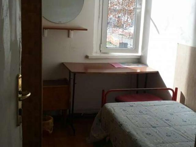 Stanza in affitto in appartamento con 6 camere da letto a Nomentano, Roma