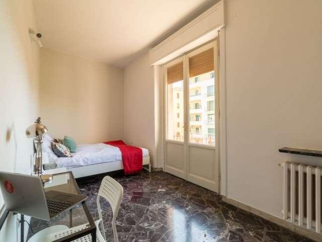 Stanza in affitto in appartamento con 7 camere da letto a Firenze
