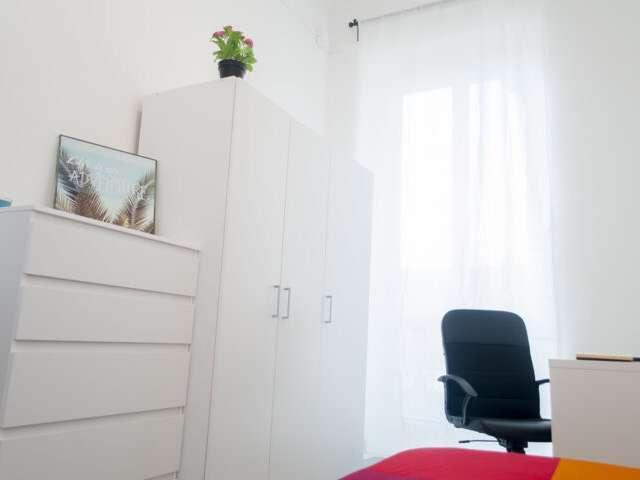 Stanza in affitto in appartamento con 7 camere da letto in Campidoglio, Torino