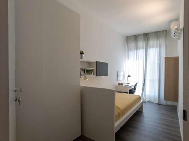 Stanza in affitto in appartamento condiviso a Loreto, Milano
