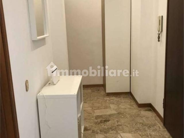 Stanza in affitto in appartamento Adriatico, Ancona