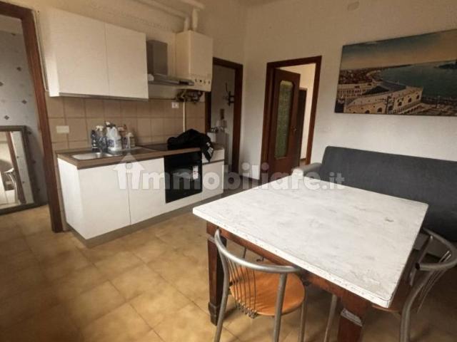 Stanza in affitto in appartamento Borgo Basso, Pavia