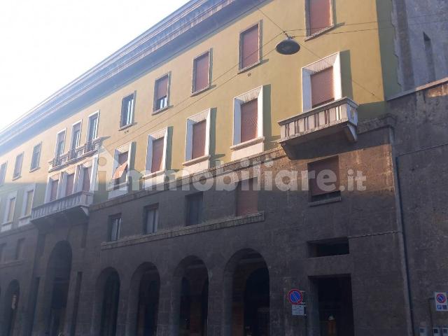 Stanza in affitto in appartamento Galleria 25 Aprile, Cremona