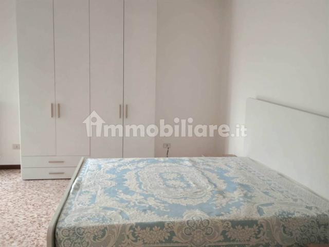 Stanza in affitto in appartamento Ospedale Civile, Brescia