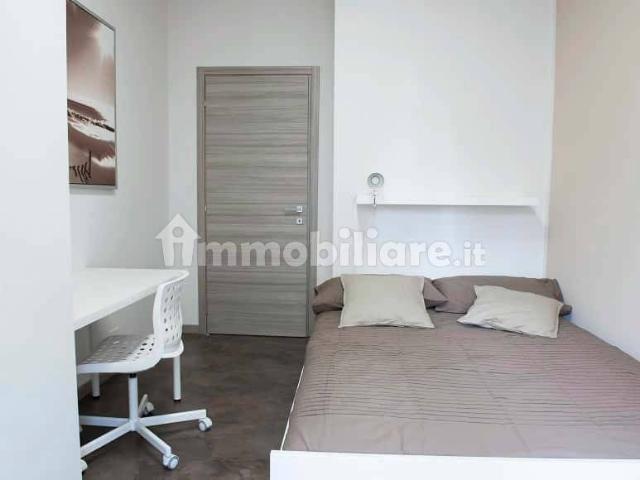 Stanza in affitto in appartamento largo Domodossola, Milano