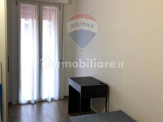Stanza in affitto in appartamento piazza Cacciaguida 22, Ferrara