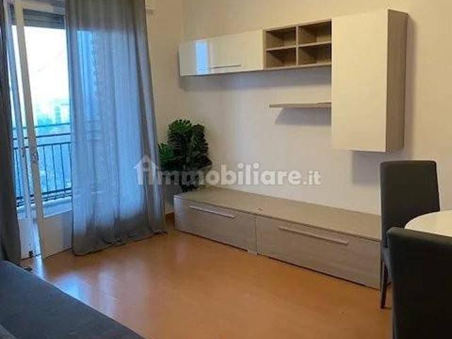 Stanza in affitto in appartamento Quartiere Feltre, Milano