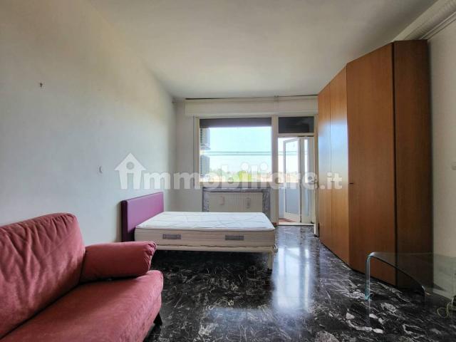 Stanza in affitto in appartamento via Mazza 10, Ferrara