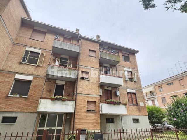 Stanza in affitto in appartamento via Augusto Romagnoli, Ferrara