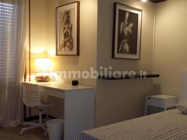 Stanza in affitto in appartamento via Andrea Costa, Milano