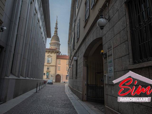 Stanza in affitto in appartamento via Benedetto Cairoli, 4, Novara