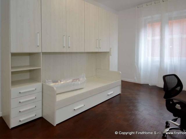 Stanza in affitto in appartamento via Boncompagni, Milano