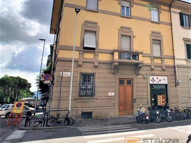 Stanza in affitto in appartamento via Castelfidardo 30, Firenze