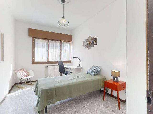 Stanza in affitto in appartamento via Francesco Baracca 13, Venezia