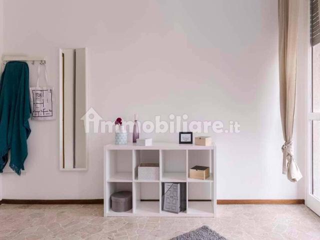 Stanza in affitto in appartamento via Ginestre, Cesano Boscone