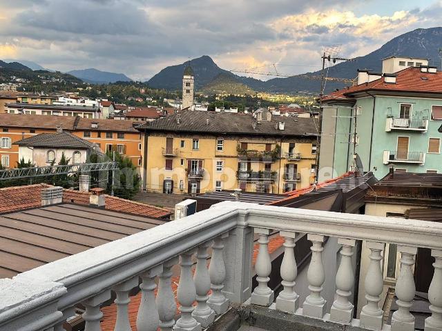 Stanza in affitto in appartamento via Giuseppe Canestrini, Trento