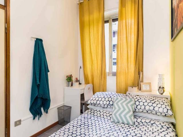 Stanza in affitto in appartamento via Giuseppe Frua, Milano