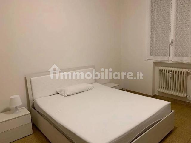 Stanza in affitto in appartamento via Goffredo Mameli, 12, Reggio Emilia