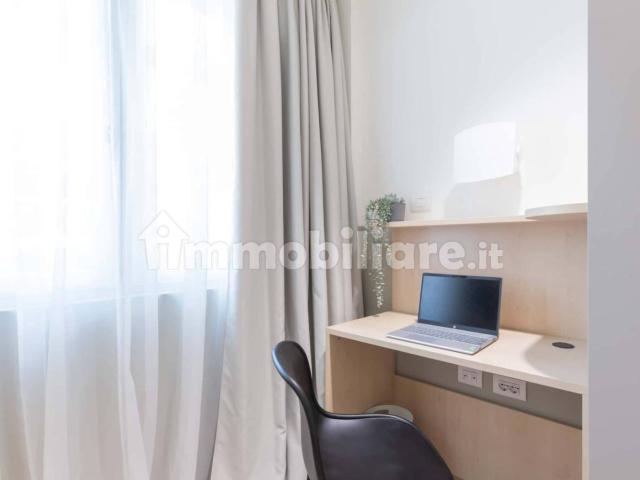 Stanza in affitto in appartamento via Lepontina, Milano