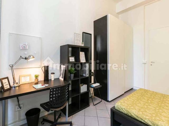 Stanza in affitto in appartamento via Lipari, Milano
