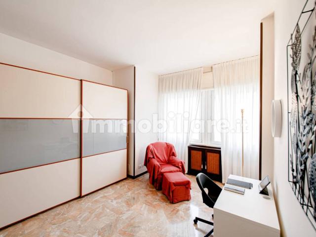 Stanza in affitto in appartamento via Lombroso 42, Brescia
