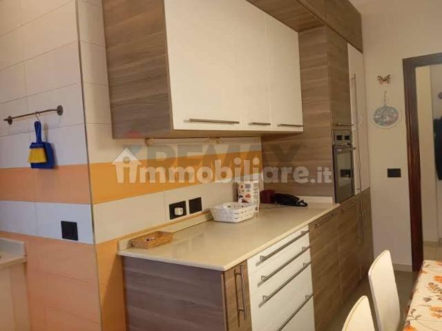 Stanza in affitto in appartamento via Principe Amedeo 320, Bari